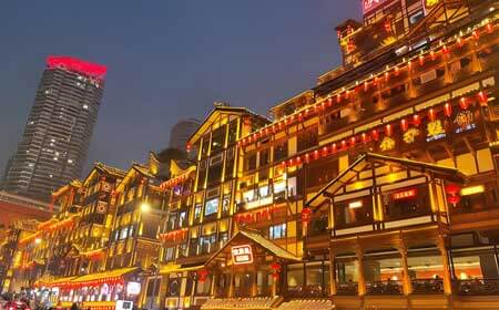 重庆旅游必去景点TOP10｜2025最新重庆旅游攻略（含美食地图+避坑