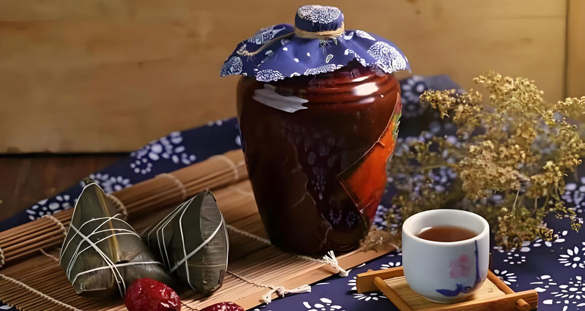 端午节必吃三种美食--雄黄酒.jpg