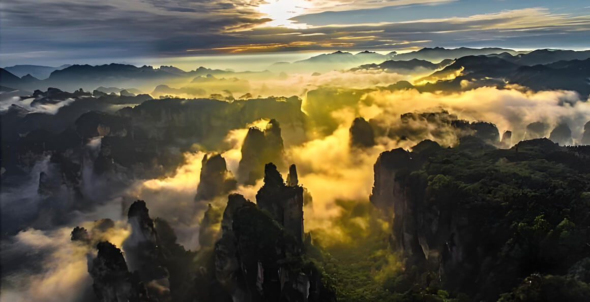 张家界旅游.jpg