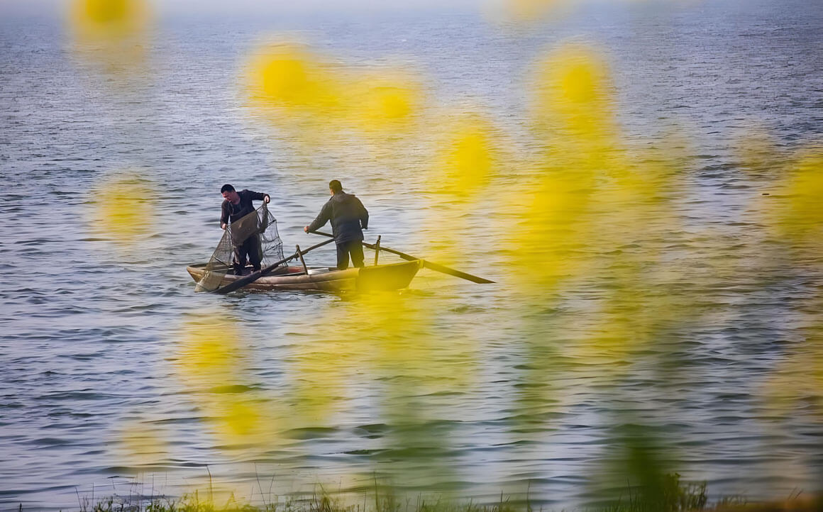 岳阳楼记外的江湖：洞庭渔民的"水上人生"