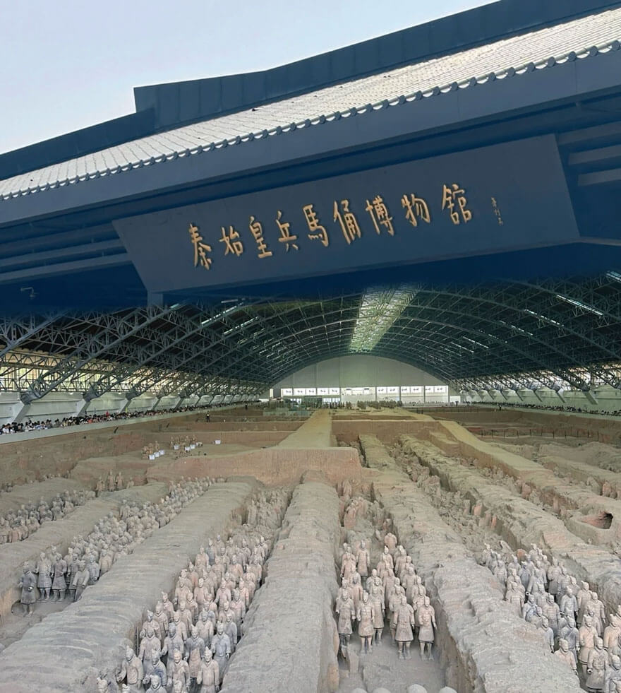 西安兵马俑.jpg